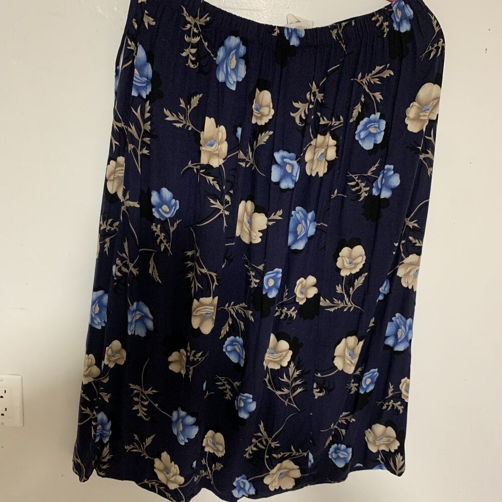 Vintage TR Bentley 90s floral Skirt size XL BLUE FLORAL RAYON SKIRT SUMMER WEAR